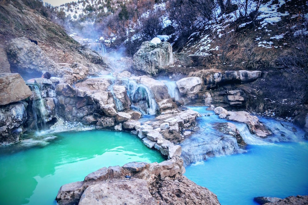 A Complete Guide to Hiking Diamond Fork Hot Springs.