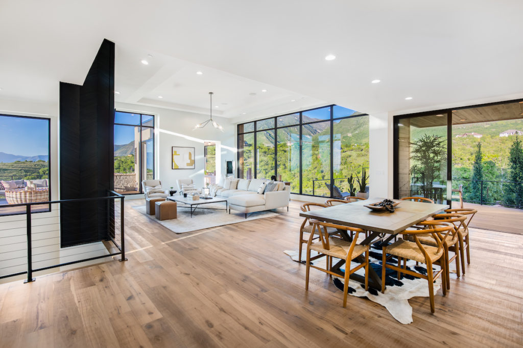 Summit Creek's New Split Rock & Becki Owens-Designed Custom Home Debuts ...