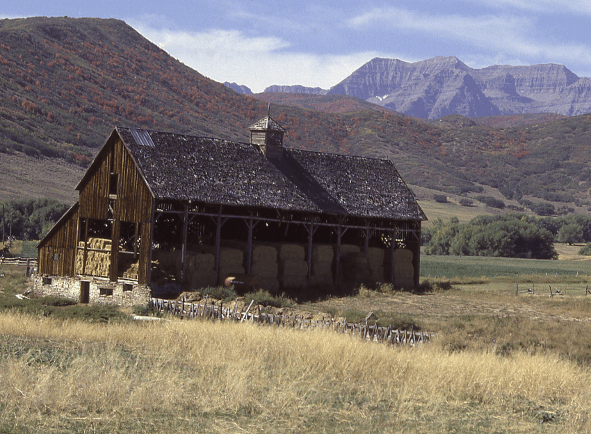 Midway Utah Old Barn that can be used for reclaimed wood as a sustainable building material